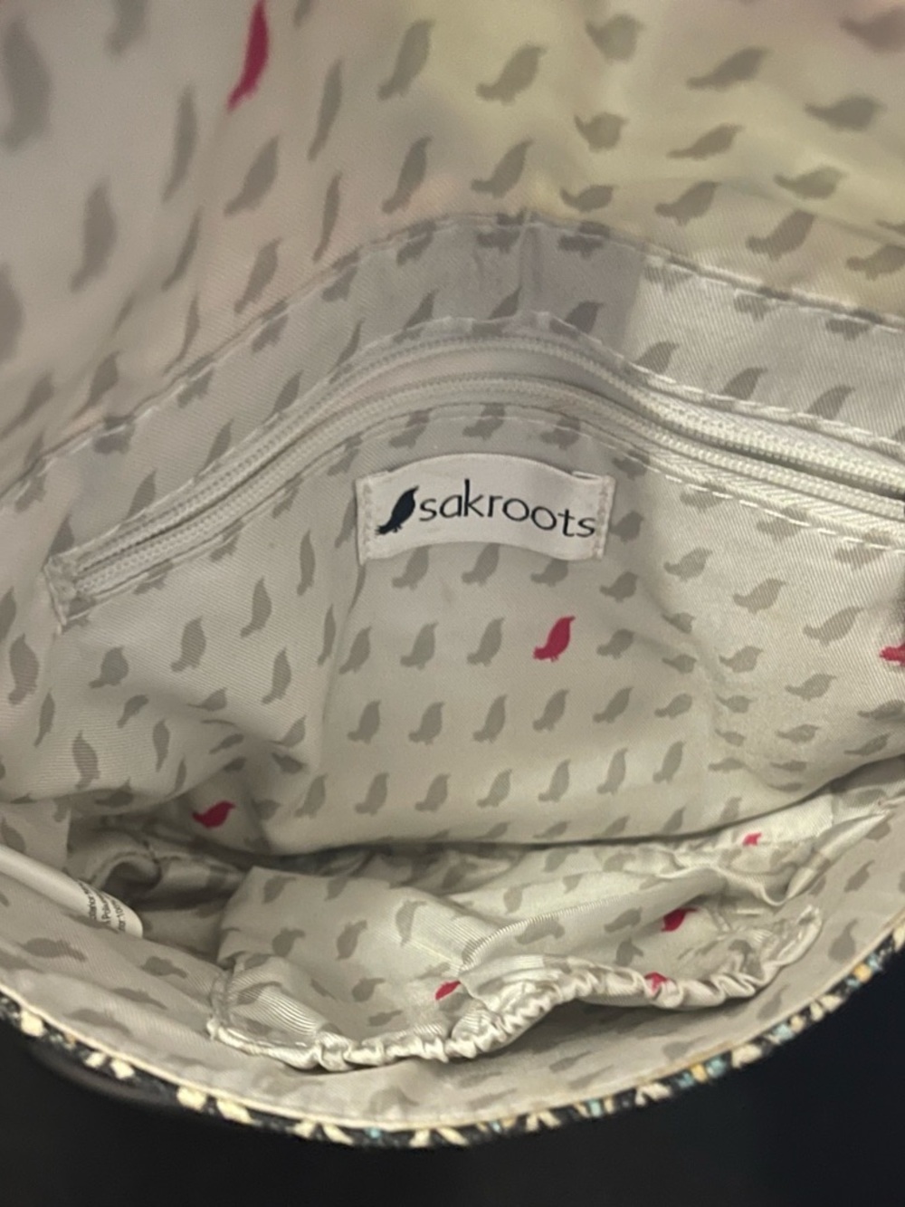 Sakroots Artist Circle crossbody - Picture 3 of 5